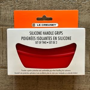 Le Creuset silicone handle grips (Cherry)